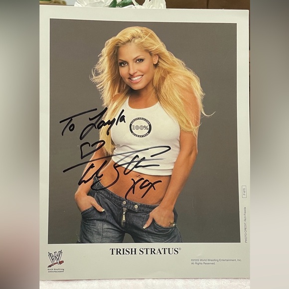 πͺ *Original Autographed Trish Stratus Photo - 8x10!* π WWE β’ - Picture 6 of 7
